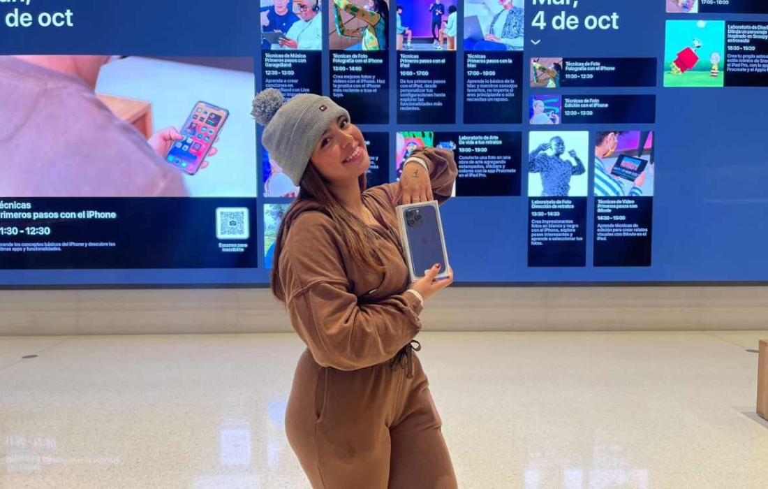 Viral: Pasa 20 horas afuera de la Apple Store para comprar el iPhone 14