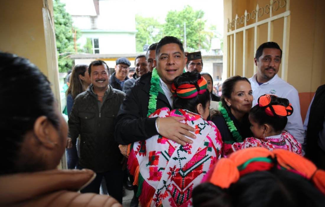 Ricardo Gallardo anunció la entrega de cobertores en las cuatro regiones del Estado